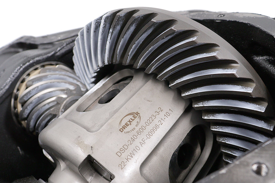 Close gear-mesh detail and Drexler clutch carrier inside BMW 3.46 LSD differential.